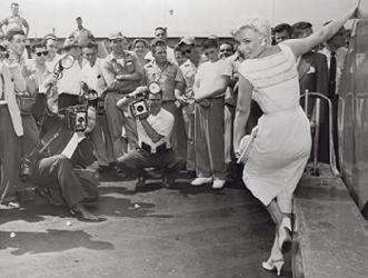 Lamina - Marilyn Monroe Posing  Enmarcado de laminas